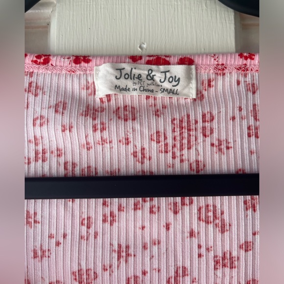 NWT Crop top - Picture 2 of 4